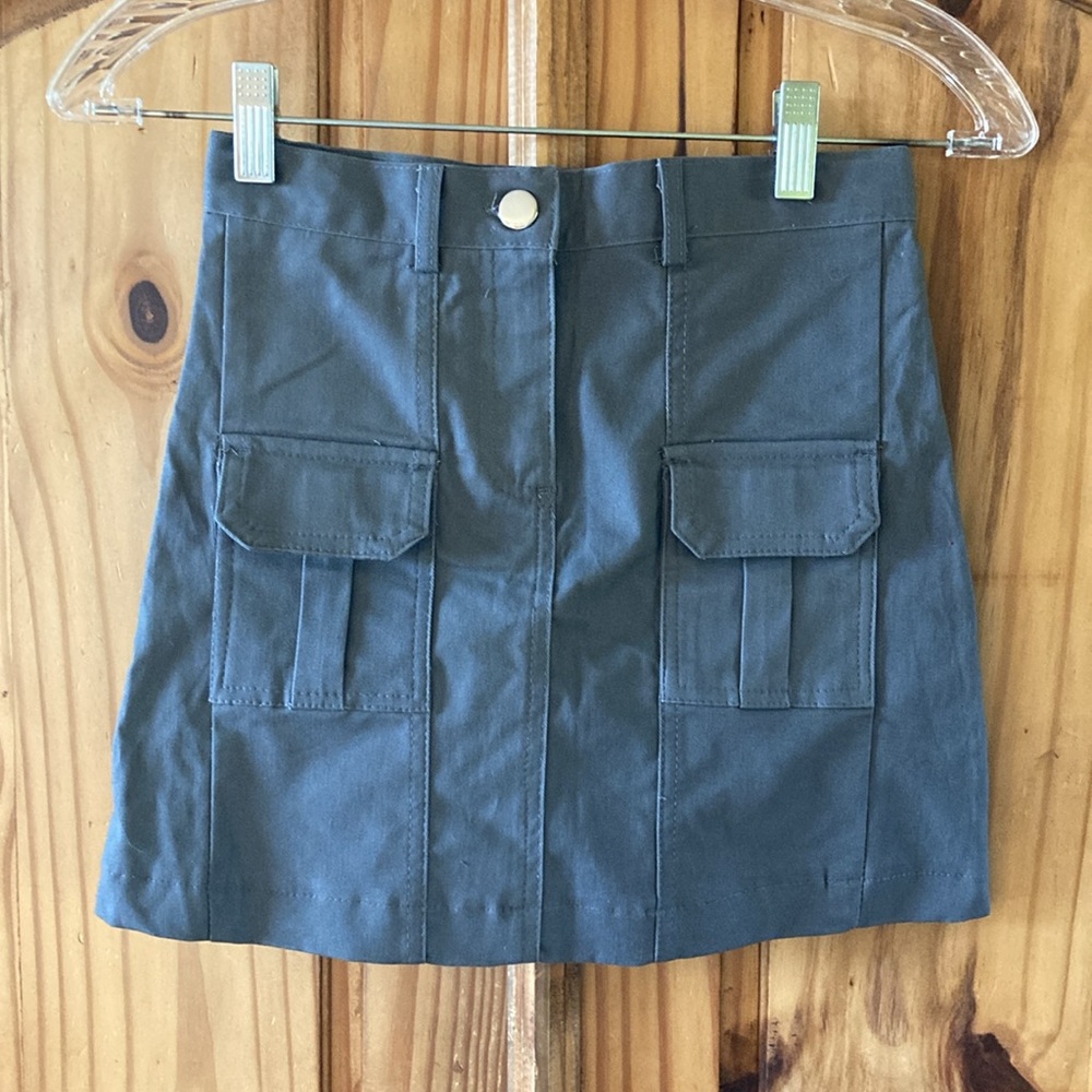 Girls Paisley Lane gray cargo skirt size 10 - NWOT